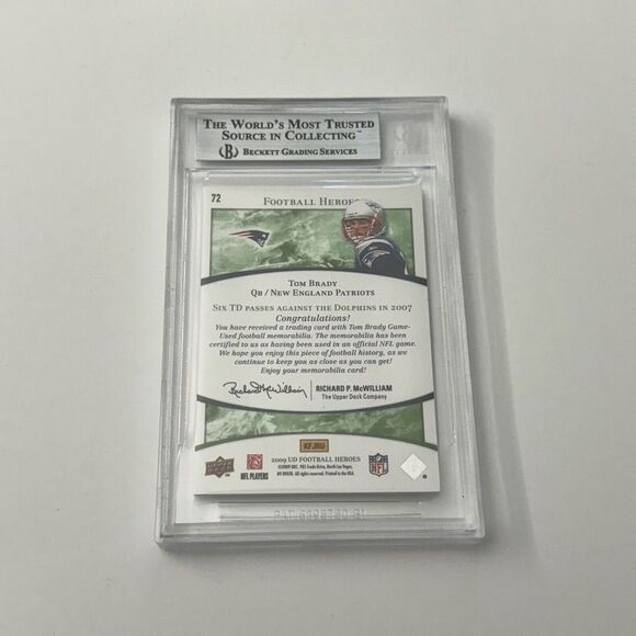 2009 UD FOOTBALL HEROES GAME-USED JERSEY #72 TOM BRADY SERIAL 150 THE GOAT - Picture 2 of 3